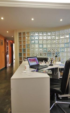 Casa à venda com 205m², 4 quartos e 3 vagasEscritório