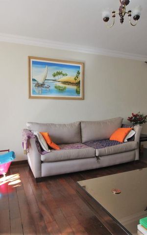 Casa à venda com 205m², 4 quartos e 3 vagasSala
