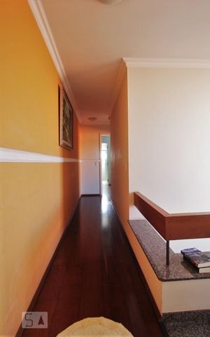 Casa à venda com 205m², 4 quartos e 3 vagasCorredor