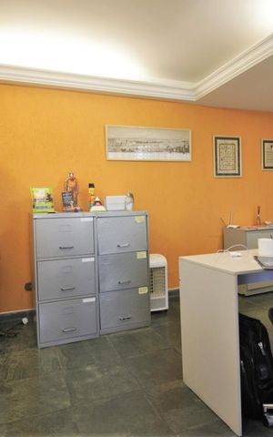 Casa à venda com 205m², 4 quartos e 3 vagasEscritório