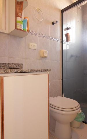 Casa à venda com 205m², 4 quartos e 3 vagasBanheiro da suíte 2