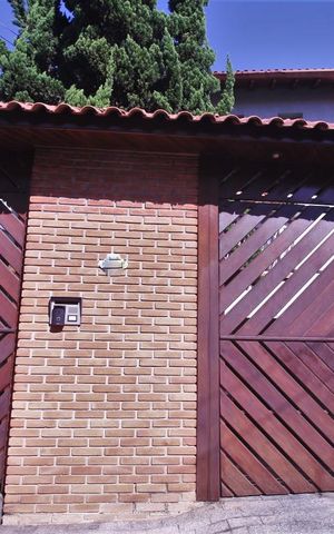 Casa à venda com 205m², 4 quartos e 3 vagasFachada