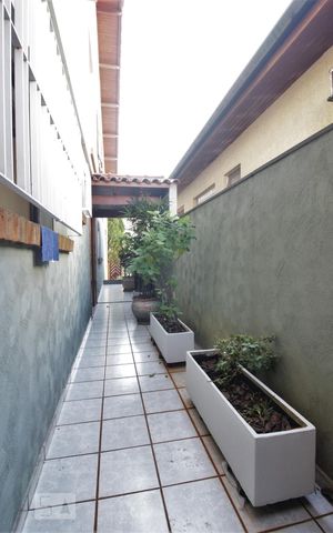 Casa à venda com 205m², 4 quartos e 3 vagasCorredor