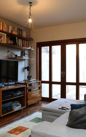 Casa à venda com 385m², 4 quartos e 6 vagasSala de TV
