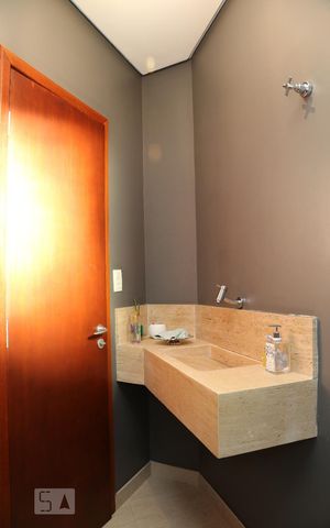Casa à venda com 385m², 4 quartos e 6 vagasLavabo