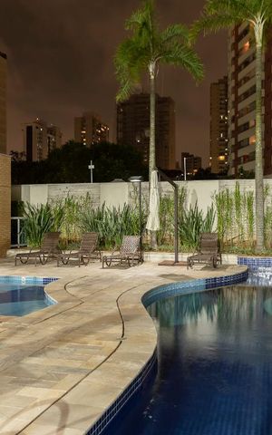 Apartamento à venda com 103m², 3 quartos e 2 vagas Apartamento à venda com 103m², 3 quartos e 2 vagasÁrea comum - Piscina