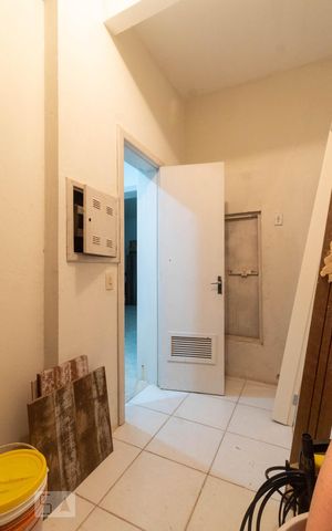 Casa à venda com 450m², 4 quartos e 4 vagas Casa à venda com 450m², 4 quartos e 4 vagasDepósito 2