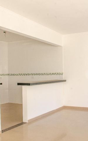 Casa à venda com 105m², 2 quartos e 2 vagas Casa à venda com 105m², 2 quartos e 2 vagasSala