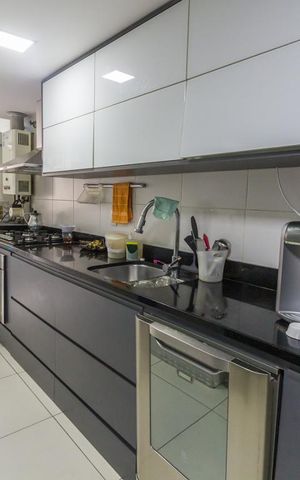 Apartamento à venda com 110m², 3 quartos e 2 vagasCozinha e Área de Serviço