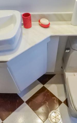 Apartamento à venda com 210m², 4 quartos e 2 vagasBanheiro