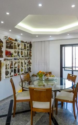 Apartamento à venda com 210m², 4 quartos e 2 vagasSala