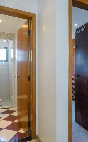 Apartamento à venda com 210m², 4 quartos e 2 vagasCorredor