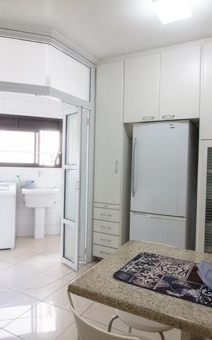 Apartamento para alugar com 155m², 3 quartos e 3 vagasCozinha