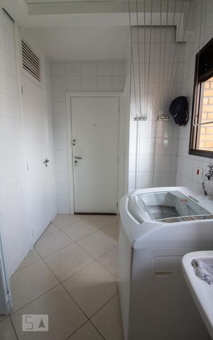 Apartamento para alugar com 155m², 3 quartos e 3 vagasÁrea de Serviço