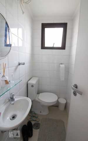 Apartamento para alugar com 155m², 3 quartos e 3 vagasBanheiro de Serviço