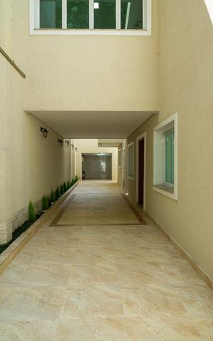 Casa à venda com 250m², 3 quartos e 5 vagas Casa à venda com 250m², 3 quartos e 5 vagasEntrada