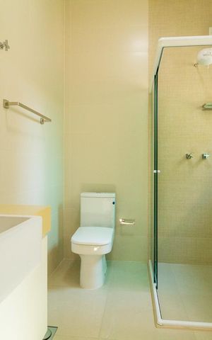 Casa à venda com 250m², 3 quartos e 5 vagas Casa à venda com 250m², 3 quartos e 5 vagasBanheiro da Suíte 2