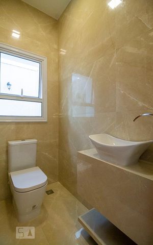 Casa à venda com 250m², 3 quartos e 5 vagas Casa à venda com 250m², 3 quartos e 5 vagasLavabo