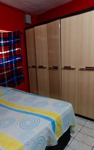 Casa à venda com 380m², 4 quartos e 2 vagas Casa à venda com 380m², 4 quartos e 2 vagasQuarto 3