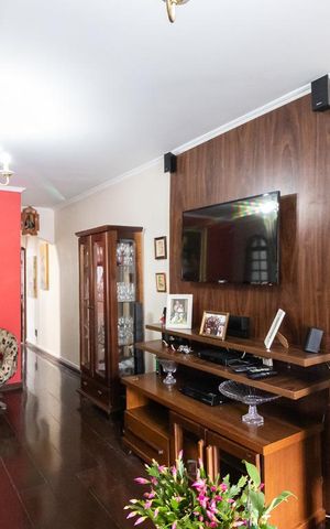 Casa à venda com 300m², 3 quartos e 5 vagas Casa à venda com 300m², 3 quartos e 5 vagasSala