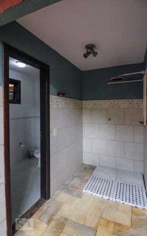 Casa à venda com 450m², 5 quartos e 4 vagas Casa à venda com 450m², 5 quartos e 4 vagasBanheiro da Sauna