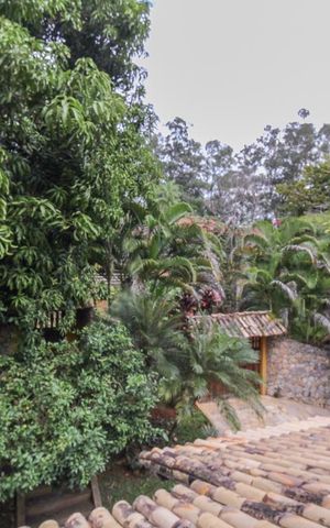 Casa à venda com 450m², 5 quartos e 4 vagas Casa à venda com 450m², 5 quartos e 4 vagasVista
