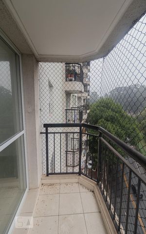 Apartamento à venda com 65m², 2 quartos e 1 vaga Apartamento à venda com 65m², 2 quartos e 1 vagaSacada