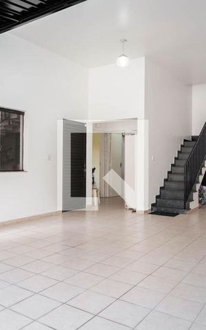 Casa à venda com 210m², 3 quartos e 5 vagas