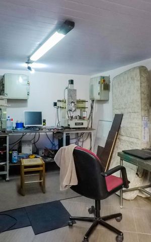 Casa à venda com 150m², 4 quartos e 2 vagasQuarto de Serviço