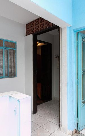 Casa à venda com 230m², 2 quartos e 4 vagasEntrada
