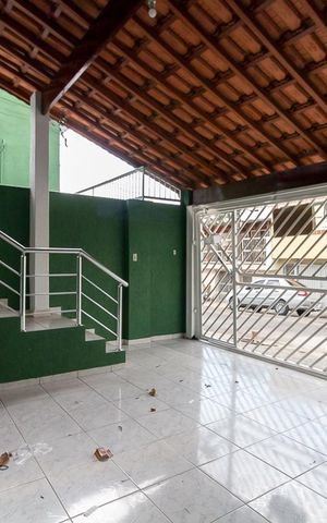 Casa à venda com 205m², 3 quartos e 3 vagasGaragem