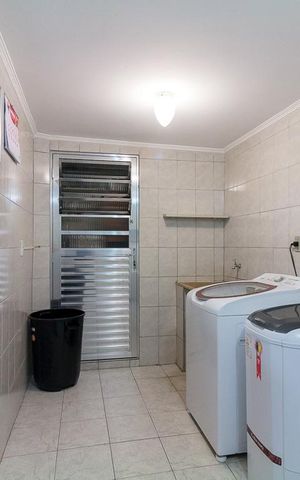 Casa à venda com 205m², 3 quartos e 3 vagasÁrea de serviço