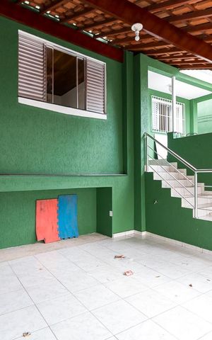 Casa à venda com 205m², 3 quartos e 3 vagasFachada da casa