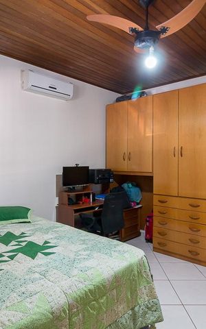 Casa à venda com 205m², 3 quartos e 3 vagasQuarto 2
