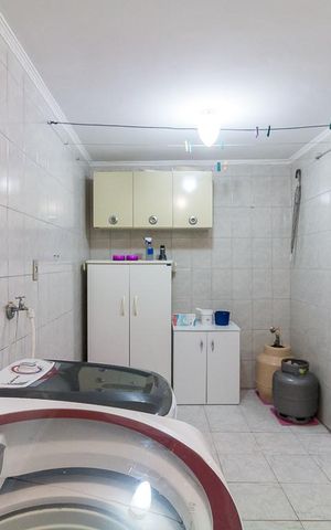 Casa à venda com 205m², 3 quartos e 3 vagasÁrea de serviço