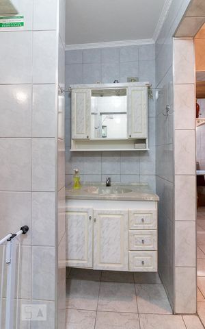 Casa à venda com 205m², 3 quartos e 3 vagasBanheiro social