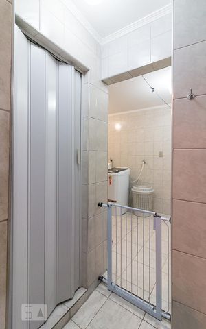 Casa à venda com 205m², 3 quartos e 3 vagasBanheiro social