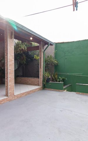 Casa à venda com 205m², 3 quartos e 3 vagasQuintal - fundos