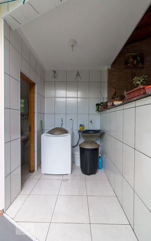 Casa à venda com 205m², 3 quartos e 3 vagasÁrea de serviço - fundos