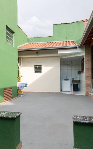 Casa à venda com 205m², 3 quartos e 3 vagasQuintal - fundos