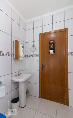 Casa à venda com 205m², 3 quartos e 3 vagasBanheiro de serviço