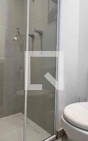 Studio para alugar com 33m², 1 quarto e 1 vaga Studio para alugar com 33m², 1 quarto e 1 vagaBanheiro