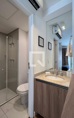 Studio para alugar com 33m², 1 quarto e 1 vaga Studio para alugar com 33m², 1 quarto e 1 vagaBanheiro