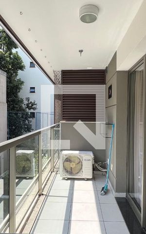 Studio para alugar com 33m², 1 quarto e 1 vaga Studio para alugar com 33m², 1 quarto e 1 vagaSacada