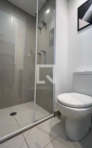 Studio para alugar com 33m², 1 quarto e 1 vaga Studio para alugar com 33m², 1 quarto e 1 vagaBanheiro