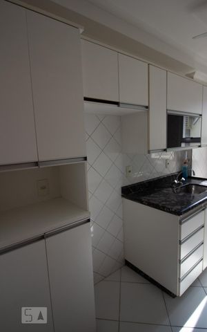 Apartamento para alugar com 79m², 3 quartos e 2 vagas Apartamento para alugar com 79m², 3 quartos e 2 vagasCozinha
