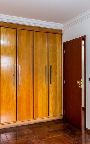 Apartamento à venda com 180m², 3 quartos e 2 vagas Apartamento à venda com 180m², 3 quartos e 2 vagasQuarto 1