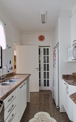 Apartamento à venda com 178m², 3 quartos e 3 vagas Apartamento à venda com 178m², 3 quartos e 3 vagasCozinha