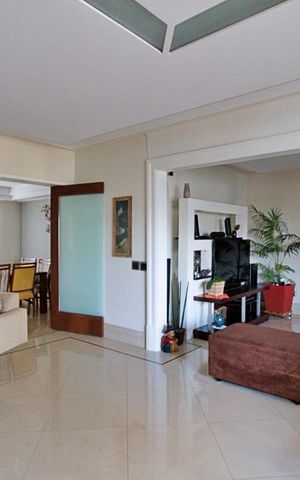 Apartamento à venda com 178m², 3 quartos e 3 vagas Apartamento à venda com 178m², 3 quartos e 3 vagasSala