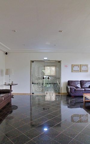 Apartamento à venda com 178m², 3 quartos e 3 vagas Apartamento à venda com 178m², 3 quartos e 3 vagasHall social
